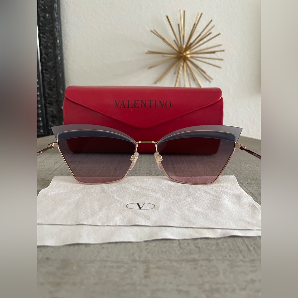 Valentino Cateye Sunglasses 🕶️ - Picture 4 of 6